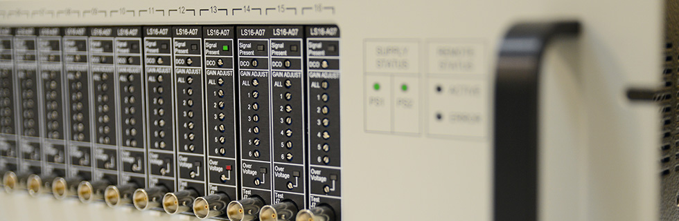 Analog and Digital Signal Distribution LS16A Linker